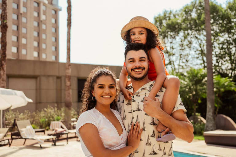Gran Canaria: Private Playa del Inglés Holiday Photoshoot Standard: 20 photos | 30 mins