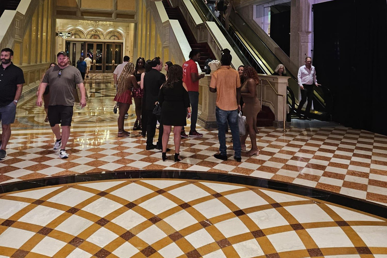 Las Vegas: Night Out at Clubs with Free Drinks and Party Bus Latin Club Crawl