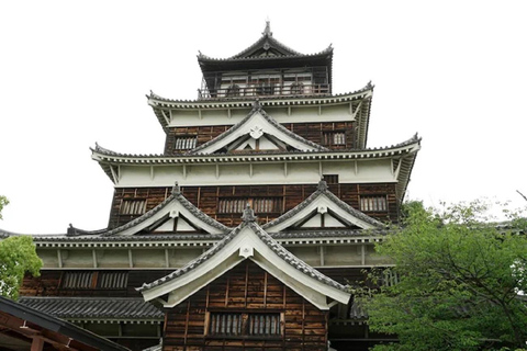 Hiroshima: Castle & Samurai Heritage Trail Guided Tour