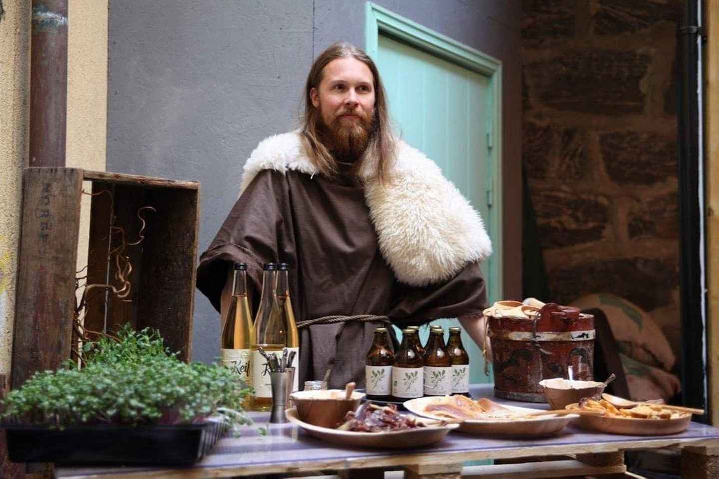 Alesund: Viking Tour with Ship Experience and Tasting