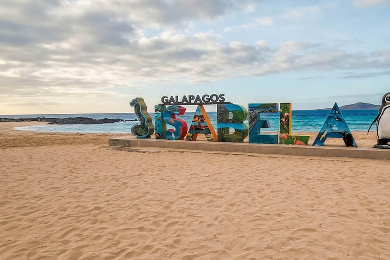 Galápagos: 5-Day Adventure on Isabela and Santa Cruz Islands