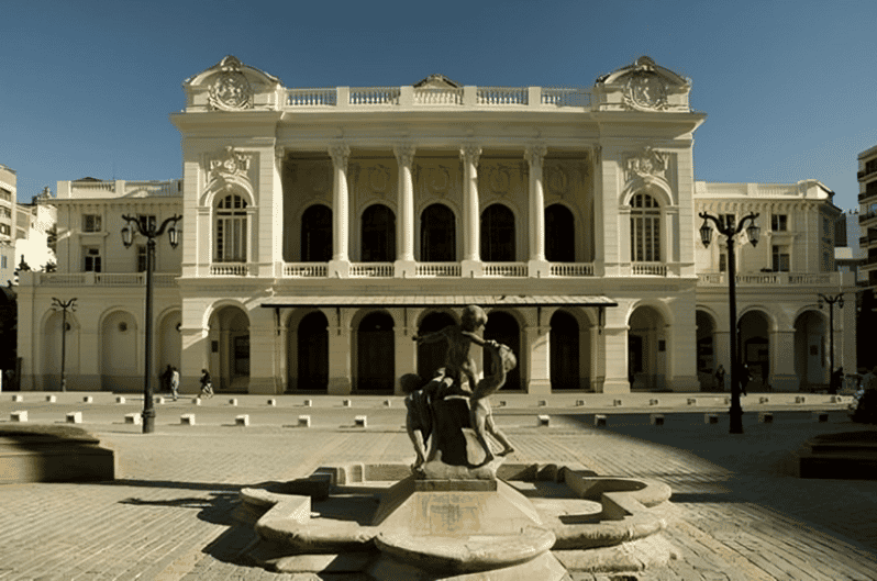 Santiago : Highlights Walking Tour With A Guide