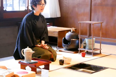 Kyoto: Casual Tea Ceremony in 100-Year-Old Machiya House