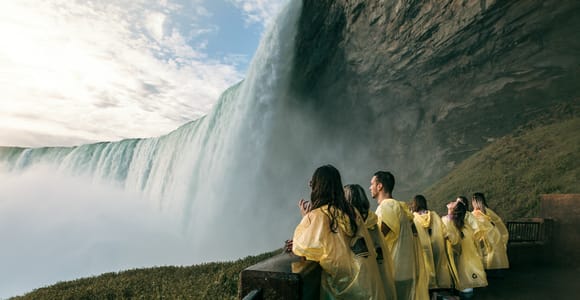 Niagarafälle: Bootstour & Tour hinter die Wasserfälle