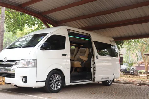 Chiang Mai Minivan Service With English Speaking Driver