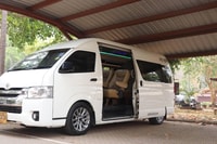 Contratación de minivan de chiang mai con conductor de habla inglesa - Housity