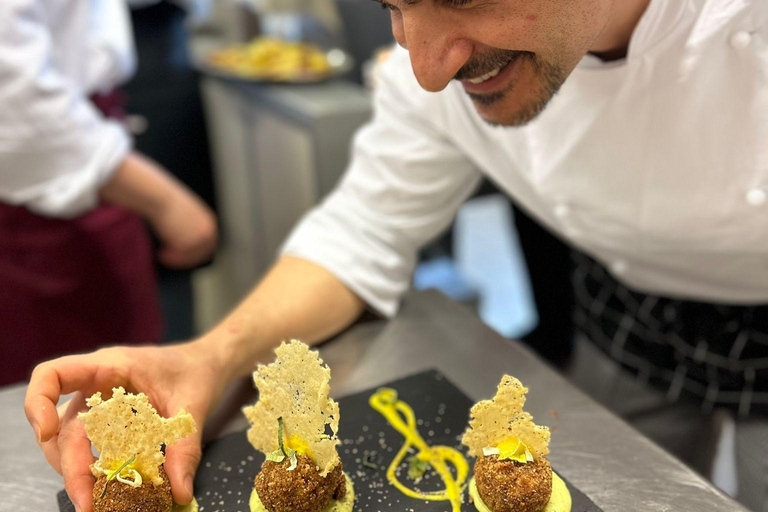 佛罗伦萨：意面制作课程，含晚餐、葡萄酒和... 唱歌！佛罗伦萨：意面制作课程，含晚餐、葡萄酒...还有歌唱！