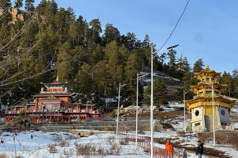 Aglag Temple: Hike to Garid Peak and rocky outcrops