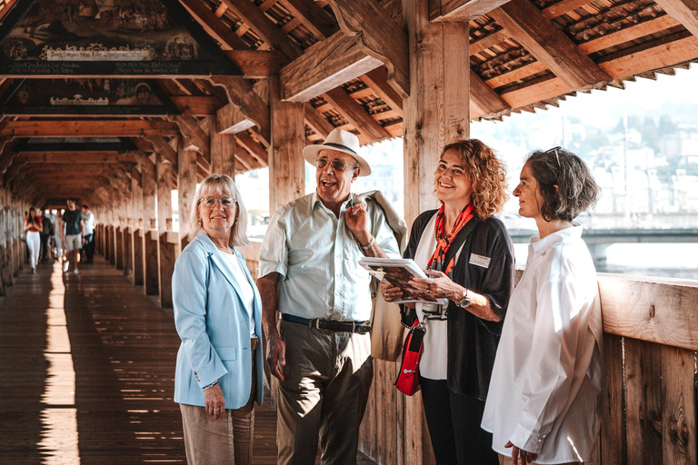 Lucerna: Excursão a pé guiada com um guia oficialTour em inglês