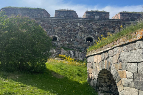 Private UNESCO Suomenlinna Tour: Fortress & Sea landscapes