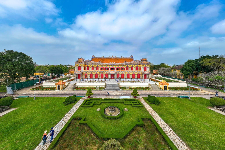 Hue Half Day Tour: Perfume River, Imperial Citadel, Market