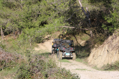 地拉那：越野车导览游（含小吃和饮品）