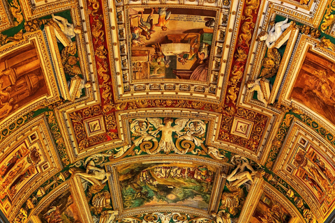 Rome: Vatican Museums & Sistine Chapel Fun Tour with Entry