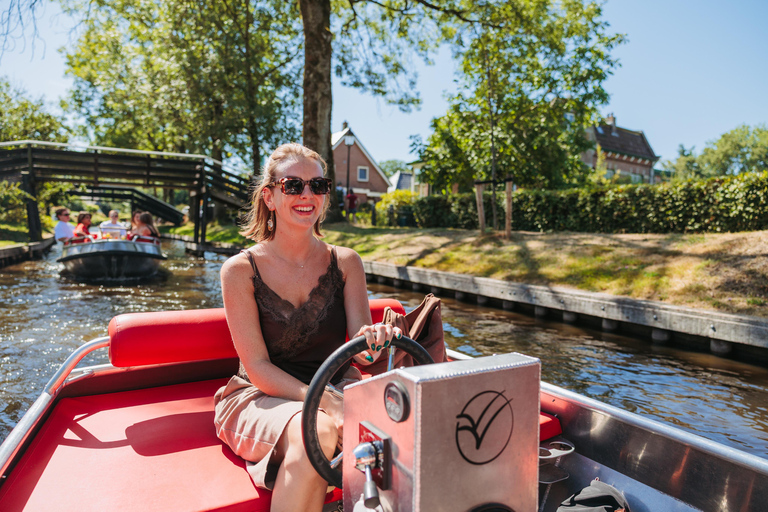 From Amsterdam: Giethoorn Day Trip with Self-Drive Boat Tour