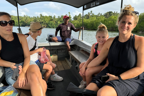 Koggala Lake Private Boat Tour with Dinesh