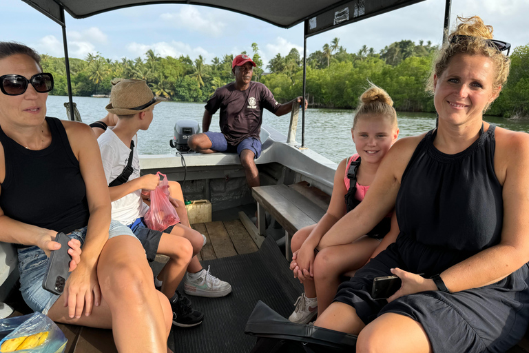 Koggala Lake Private Boat Tour with Dinesh