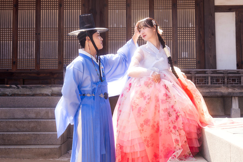 Seoul: Modern Hanbok Dress Photoshoot Gyeongbokgung Palace