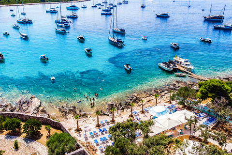 Split : Visite d&#039;une demi-journée du Lagon bleu, d&#039;une épave et de Trogir en bateauSplit : demi-journée de croisière au lagon bleu, visite de l&#039;épave et de Trogir