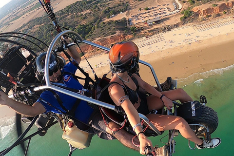 Albufeira: vuelos en parapente y paratrike en tándemVuelo biplaza en parapente y paratrike con fotos y video