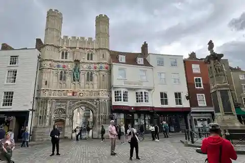 Canterbury: Private 2hr Walking Tour with a Blue Badge Guide