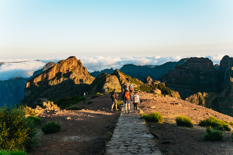 Caminata autoguiada al amanecer desde Pico do Arieiro hasta Pico RuivoCaminata al amanecer