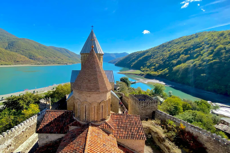 Tbilisi: Kazbegi, Gudauri, Gergeti & Ananuri Day Tour