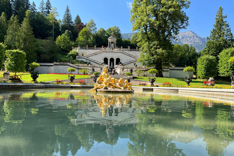 Excursión a Neuschwanstein desde Múnich en furgoneta de lujo para 6 personas con conductor privado