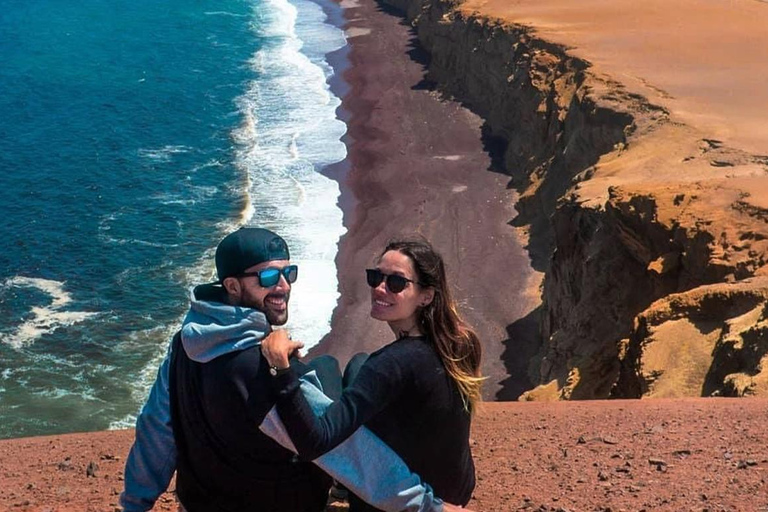 Desde Lima: Paracas-Huacachina y Líneas de Nazca 2 Días/1 Noche