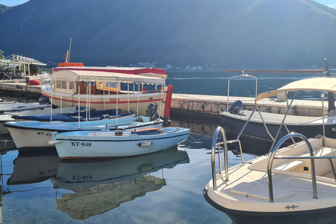 Mare Blu e Montagne Nere - MontenegroMontenegro Blu