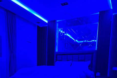 Oman: 5-Day Adventure Tour with Forts, Souqs & Mountains