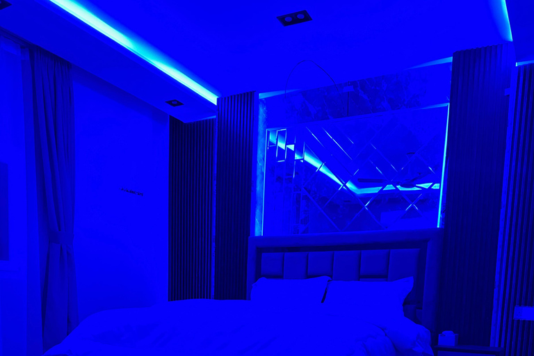 Oman: 5-Day Adventure Tour with Forts, Souqs & Mountains