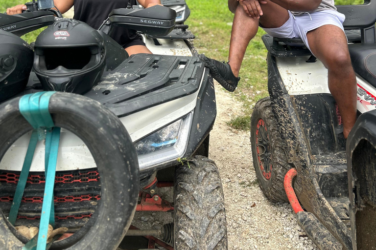 Montego Bay: Excursão de ATV e rafting em bambu com transporteMontego Bay: Passeio de ATV e rafting em jangada de bambu com transporte