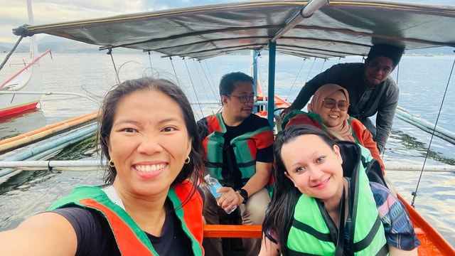 Taal Volcano Lake ( Boating around the lake )