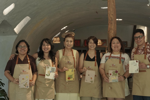 Da Nang: Workshop on making Dó paper and Dó paper notebooks