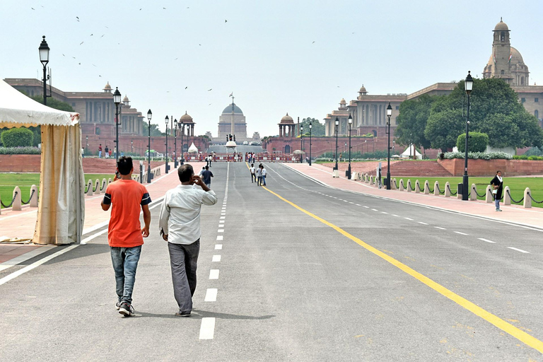 Delhi: tour turístico privado de la Vieja y la Nueva DelhiTour de medio día por la Ciudad Vieja de Delhi con coche, conductor y guía turístico