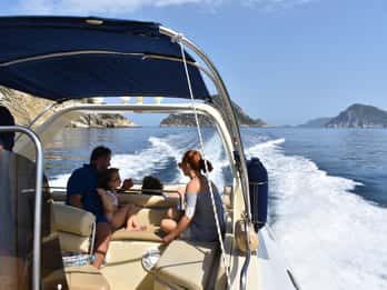 Skopelos: Private cruise to Alonissos and Marine Park