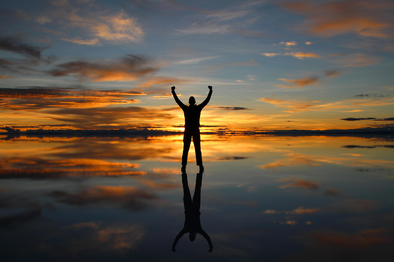 3-Day Uyuni Expedition to San Pedro de Atacama Tour with Spanish-speaking driver