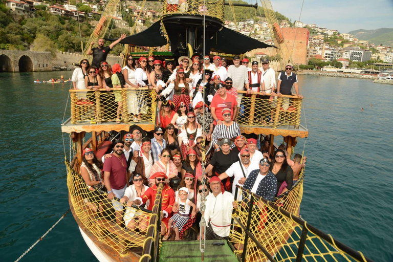 Alanya: Pirate Boat Trip with Swimming and Foam Party Alanya: Pirate Boat Trip with Transfer