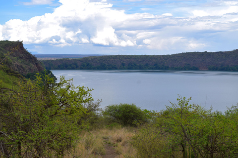 Lake Chala Tour: Wandelen en/of kajakkenMeer van Chala: Wandelen naar de grensrots