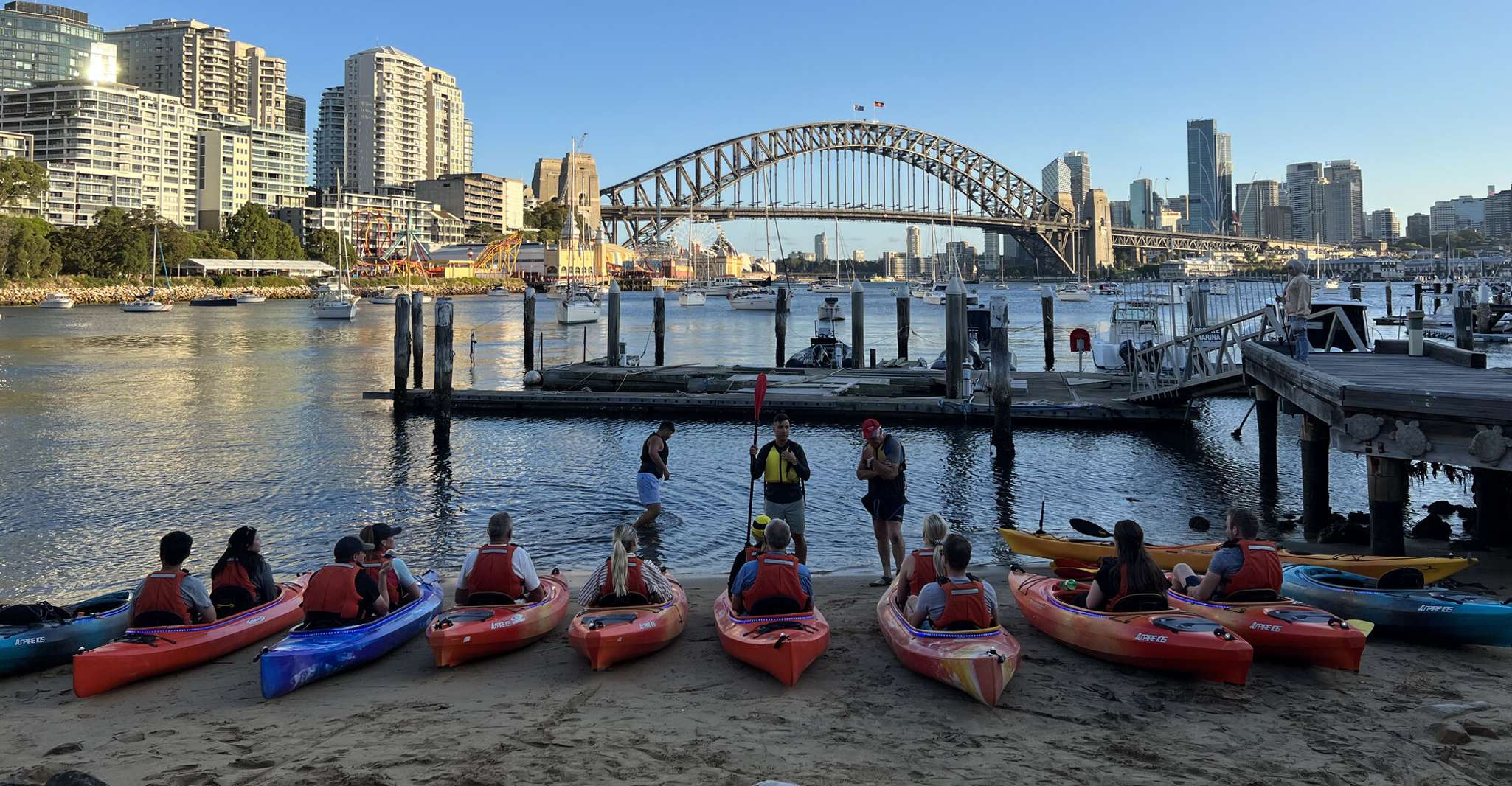 Sydney, Sunset Kayak Tour op Sydney Harbor - Housity