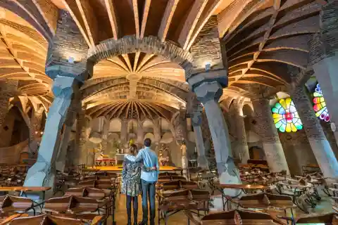 La Cripta di Gaudì nella Colonia Güell con Audioguida