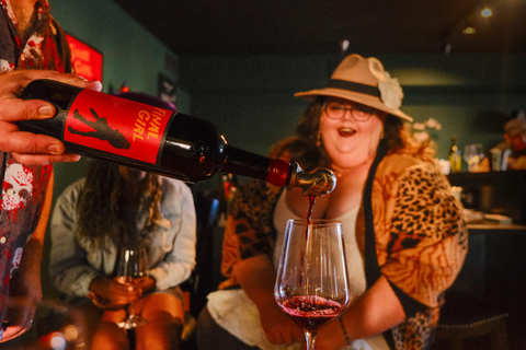 سولفانج جولة في النبيذ والجريمة الحقيقية مع مشروبات مشمولة