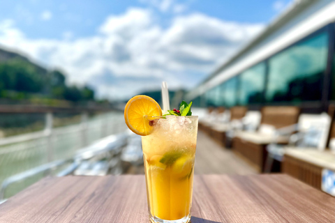 Budapest: Summer Brunch & Cruise with Prosecco or Cake Brunch & Cruise with Unlimited Prosecco