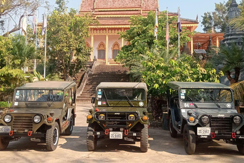 Siem Reap: Angkor Wat Sunrise Tour by Vintage Jeep