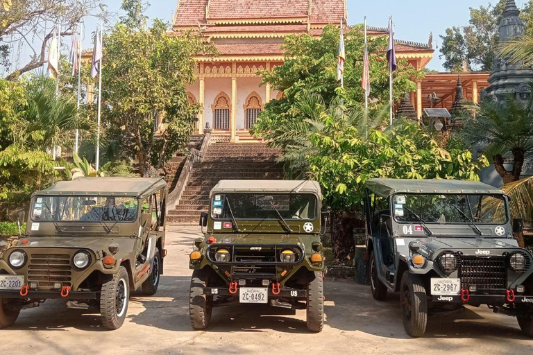 Siem Reap: Angkor Wat Sunrise Tour by Vintage Jeep