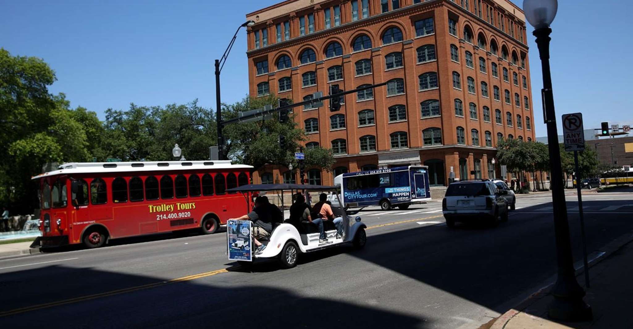 Dallas, Guided Sightseeing Tour in a Comfortable Vehicle - Housity