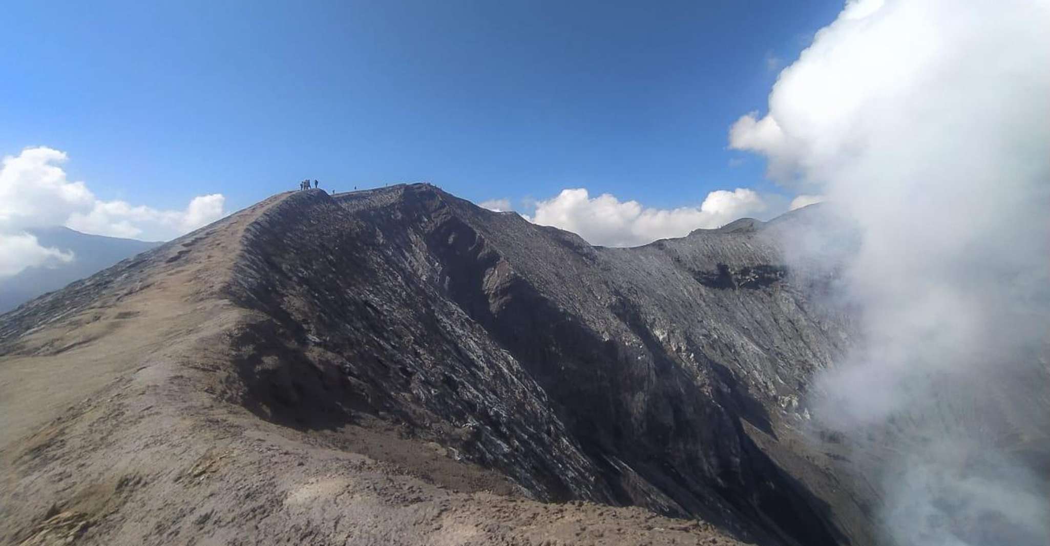 Surabaya or Malang: Mount Bromo Sunrise Share Guided Tour photo 5
