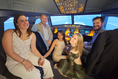Flylounge: Ticket for a flying experience in an immersive flight simulator Flylounge: 60-minute immersive flight simulator ticket + 5-minute drone demo