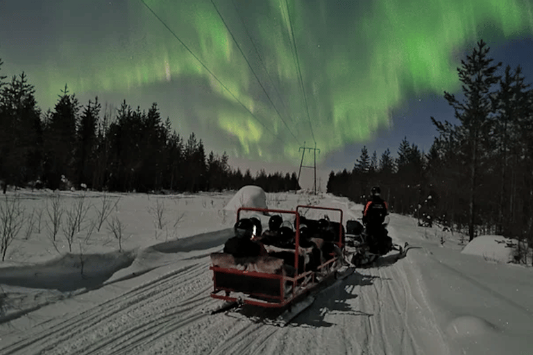 Levi: Northern Lights kälkåkning