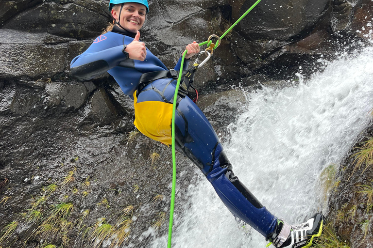 Madeira: Canyoning per principianti - Livello 1Madeira: avventura di canyoning per principianti